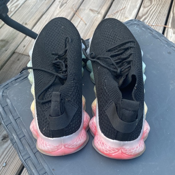 Chosen steps tennis shoes - Picture 3 of 4